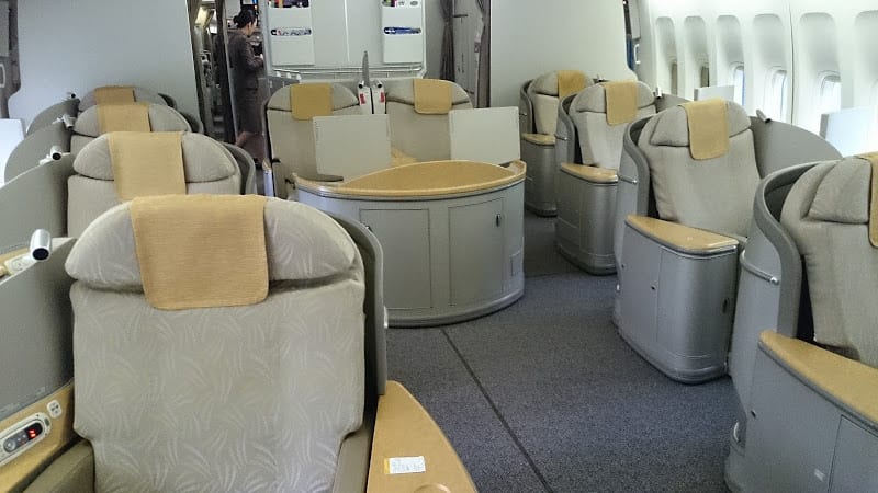 asiana first 747 - First Class & Business Class flight reviews