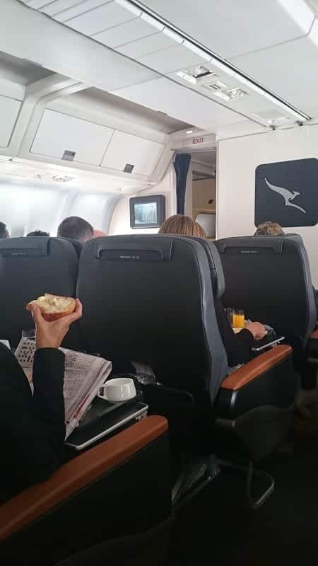 qantas business class 737