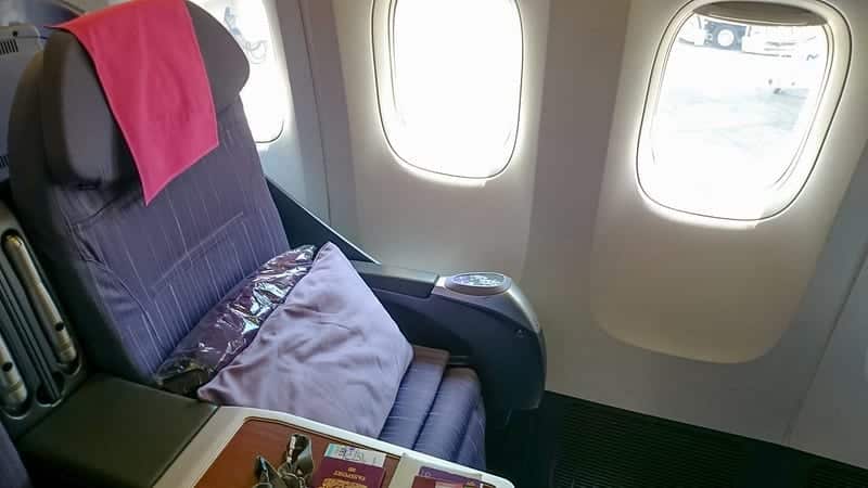 25106323683 e158675037 c - REVIEW - Thai Airways : Business Class - Manila to Bangkok (B772)