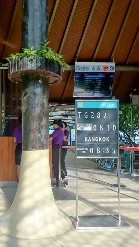 25440449690 2e2519089a c - REVIEW - Thai Airways : Economy Class - Koh Samui to Bangkok (B737)