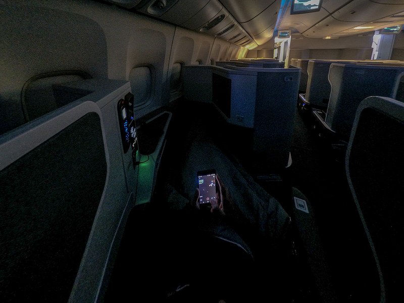 26502794812 acf388c81a c - REVIEW - American Airlines : Business Class - New York to London (B77W)