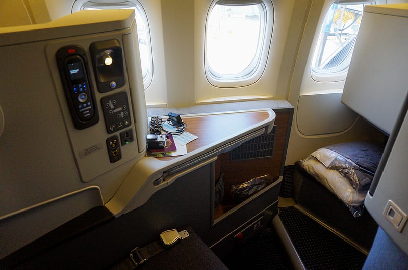 26568796356 87591bfcbf c - REVIEW - American Airlines : Business Class - New York to London (B77W)