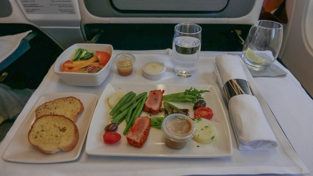 3SIN HKG 26 1024x576 - REVIEW - Cathay Pacific : Business Class - Singapore to Hong Kong (A330-Regional Config)