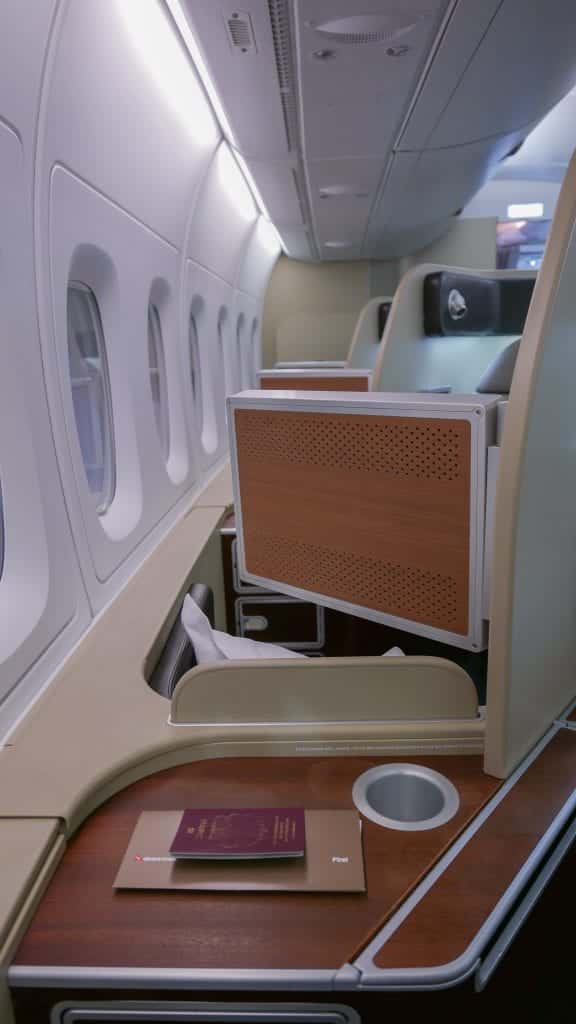 QF F LHR DXB 12 576x1024 - REVIEW - Qantas : First Class - London LHR to Dubai (A380)