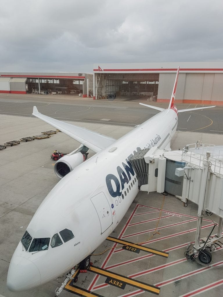 QF J A332 SYD MEL 1 768x1024 - REVIEW - Qantas : Business Class - Sydney SYD to Melbourne MEL (A332)