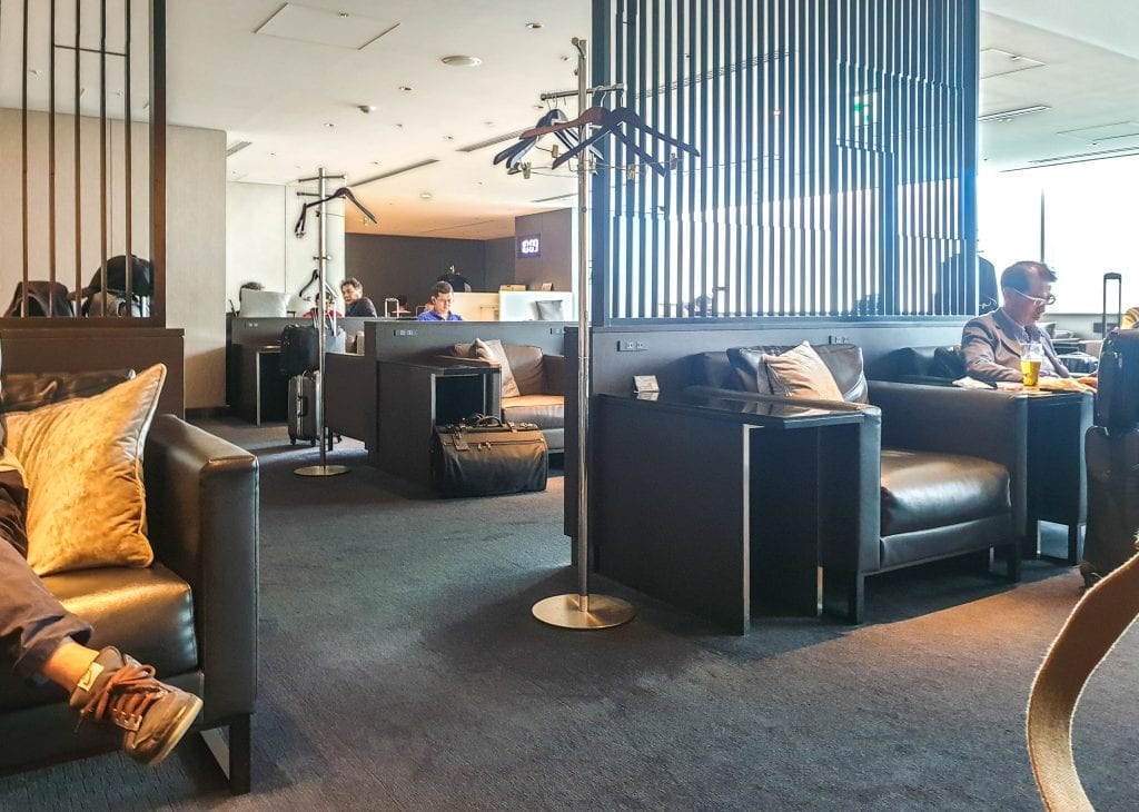 REVIEW - ANA Suite Lounge - Tokyo HND - The Luxury Traveller