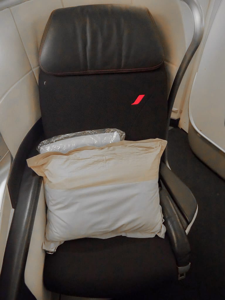 AF J 777 6 - REVIEW - Air France : Business Class - B772 - Paris CDG to Guangzhou CAN