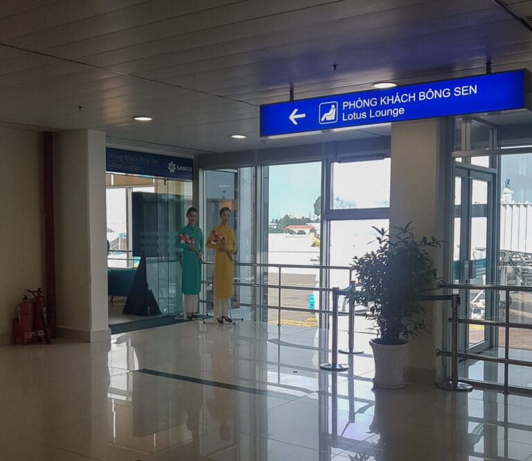 VN J Lounge SGN 1 768x665 - REVIEW - Vietnam Airlines Lotus Lounge : Saigon SGN (Domestic)