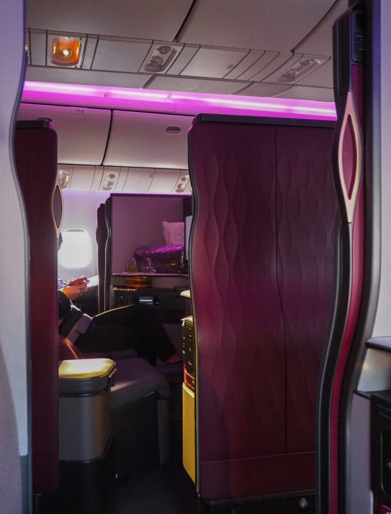 REVIEW: Qatar Airways - Q Suites Business Class - B777 - London (LHR ...