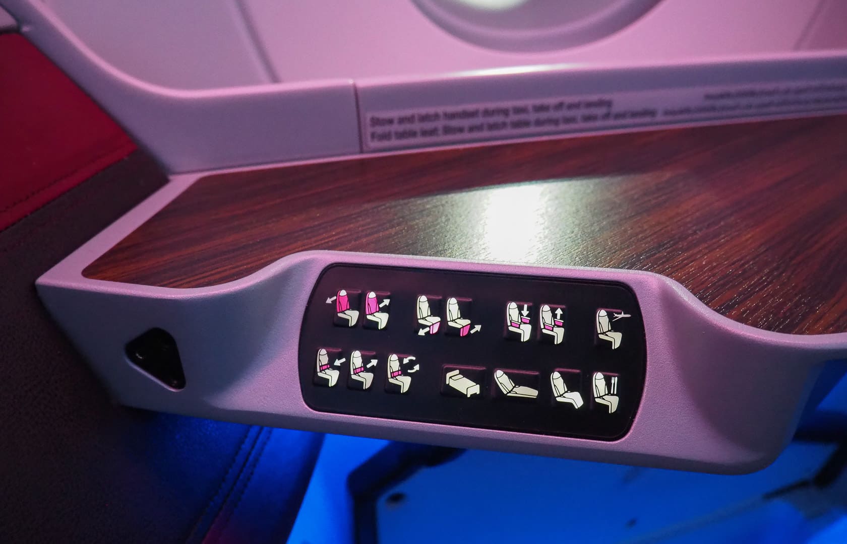 QR J A350 6 - REVIEW - Qatar Airways : Business Class - A350 - Tokyo (HND) to Doha (DOH)