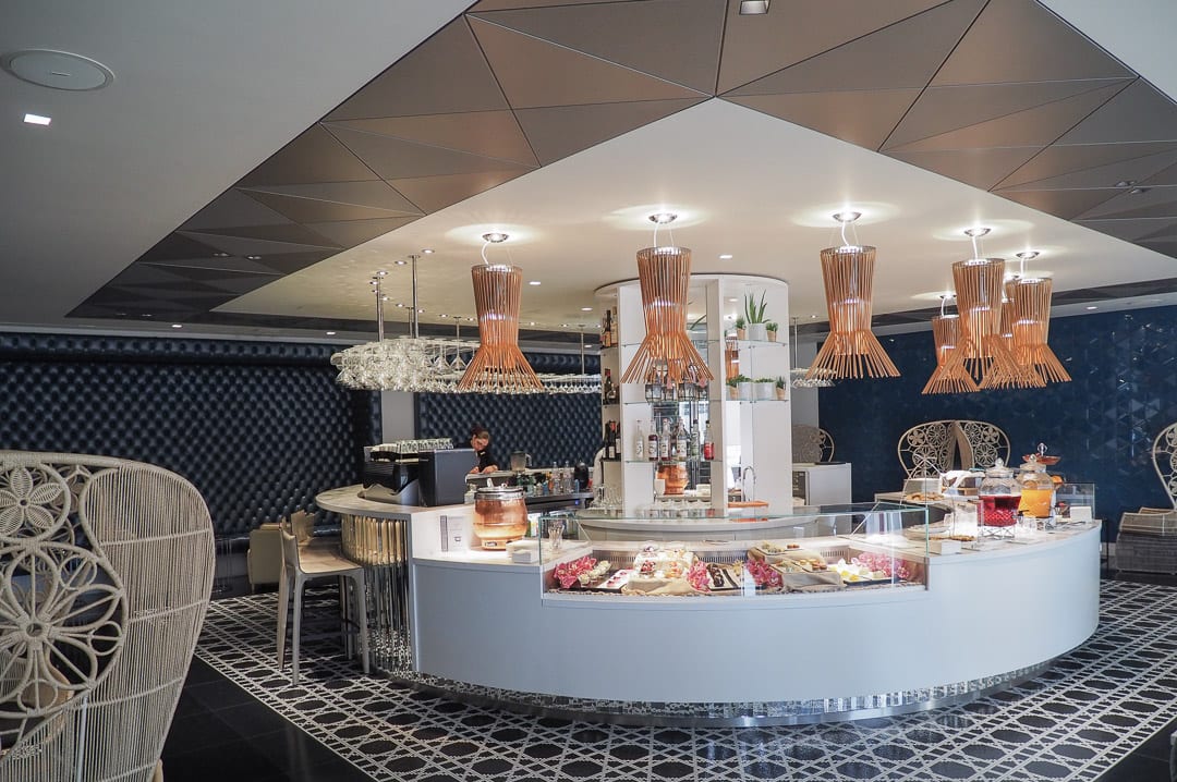 REVIEW  Qatar Airways Premium Lounge LHR  The Luxury Traveller