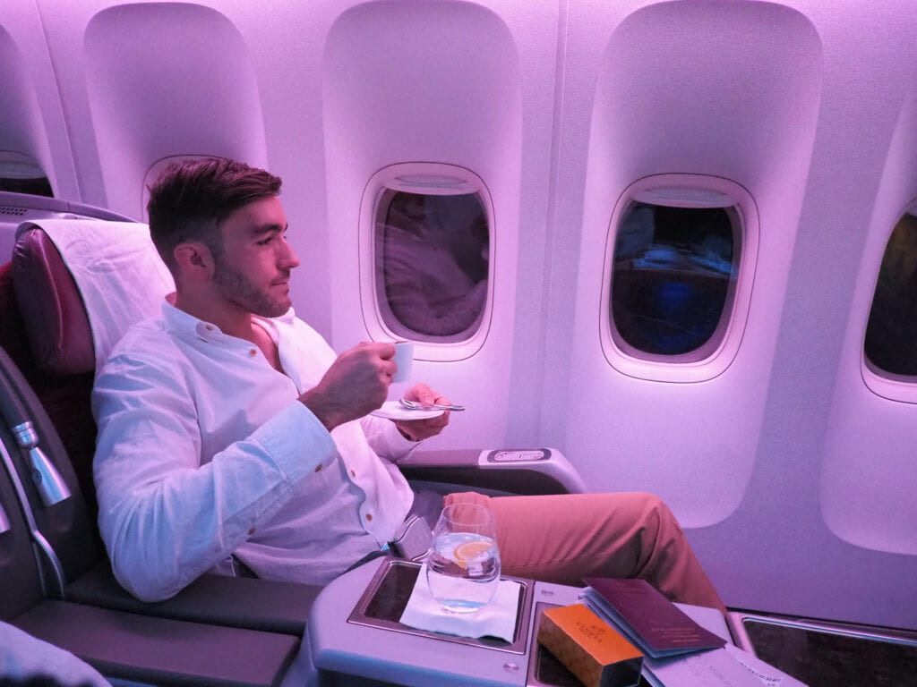 intermission 6 1024x768 - REVIEW - Qatar Airways : Q Suites Business Class - B777 - London (LHR) to Doha (DOH)