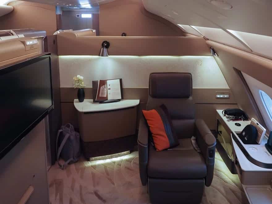 SQ new suites PVG 5 - REVIEW - Singapore Airlines : (NEW) First Class Suites - A380 - Shanghai (PVG) to Singapore (SIN)