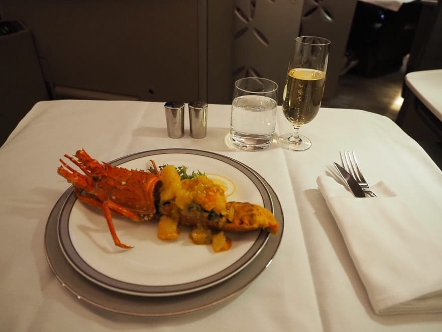 SQ new suites PVG 58 - REVIEW - Singapore Airlines : (NEW) First Class Suites - A380 - Shanghai (PVG) to Singapore (SIN)