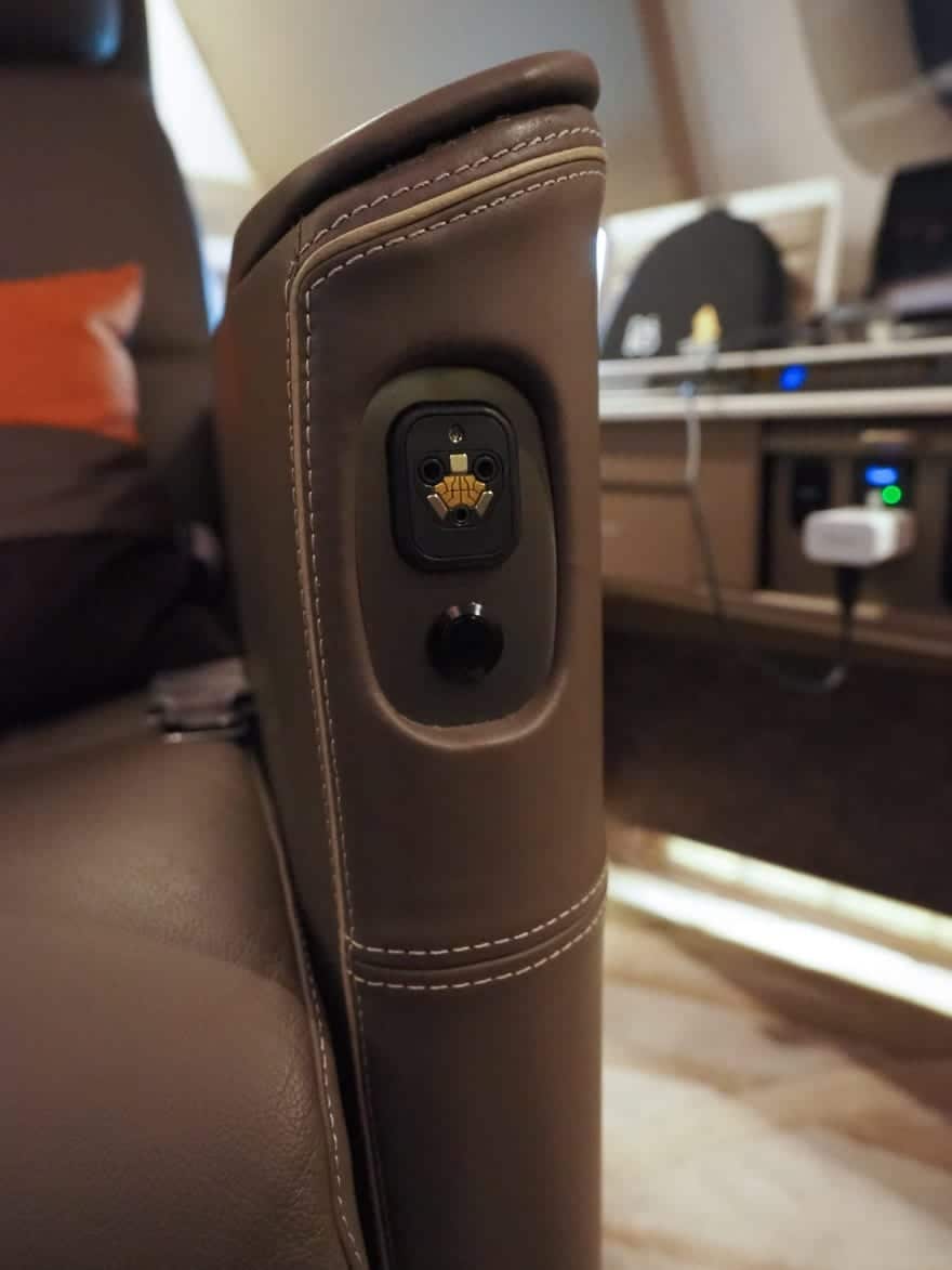 SQ new suites PVG 6 - REVIEW - Singapore Airlines : (NEW) First Class Suites - A380 - Shanghai (PVG) to Singapore (SIN)