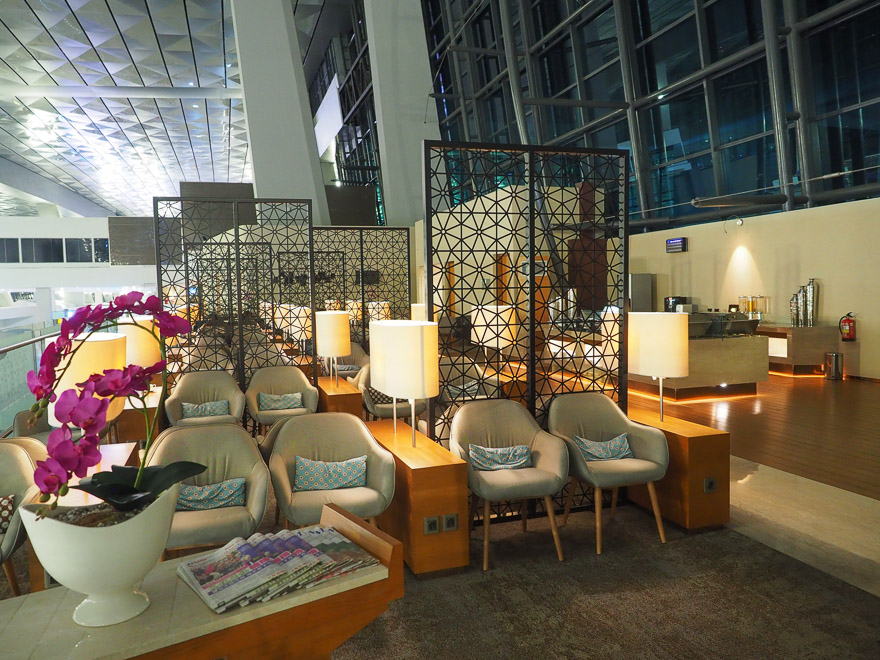 GA J lounge CGK 31 - REVIEW - Garuda Indonesia : Business Class Lounge - Jakarta (CGK-T3)