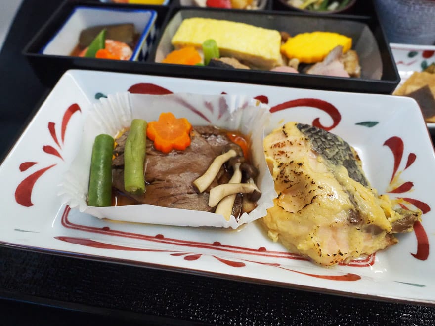 JL J sky suite III 32 - REVIEW - JAL : Business Class - B789 (Sky Suite III) - Jakarta (CGK) to Tokyo (NRT)