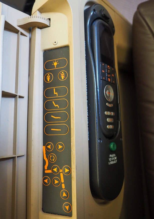 SQ A330 J 15 e1592377282975 - REVIEW - Singapore Airlines : Business Class - A330 - Singapore (SIN) to Bali (DPS)