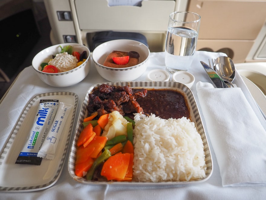 SQ A330 J 24 - REVIEW - Singapore Airlines : Business Class - A330 - Singapore (SIN) to Bali (DPS)