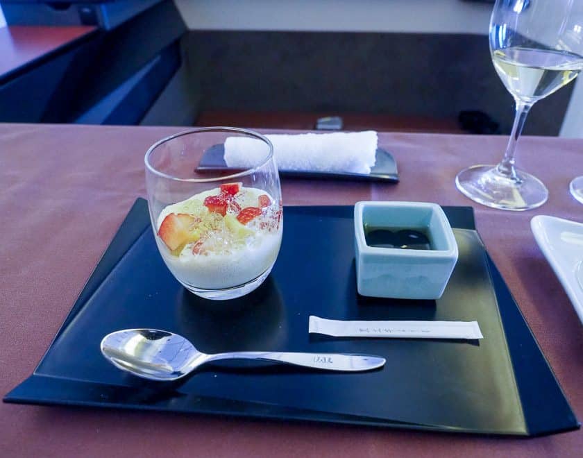 JL F Cristal etro de 2018 50 e1595849993484 - REVIEW - JAL : First Class - B777 - Tokyo (HND) to London (LHR)