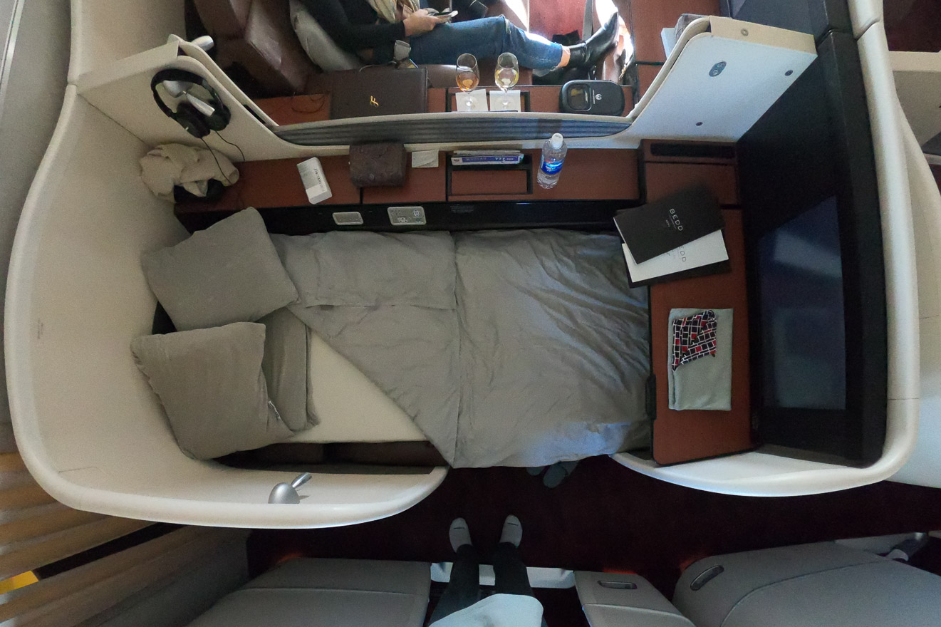 JL F bed centre 1 - REVIEW - JAL : First Class - B777 - Tokyo (HND) to London (LHR)