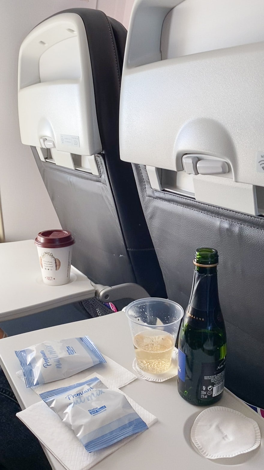 covid Club Europe A321 10 - REVIEW - British Airways : Club Europe Business Class - A319 - London (LHR) to Rome (FCO) - [COVID-era]