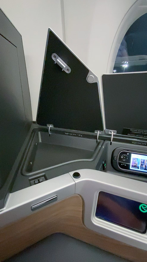 Club suites 25 - REVIEW - British Airways : Club Suites Business Class - A350 - London (LHR) to Dubai (DXB) and back - [COVID-era]