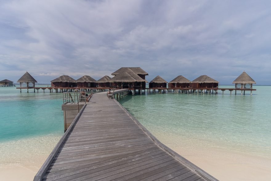 anantara veli 68 880x587 - REVIEW - Naladhu Private Island Maldives
