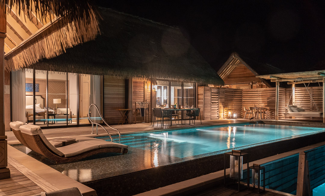 waldorf maldives night pool
