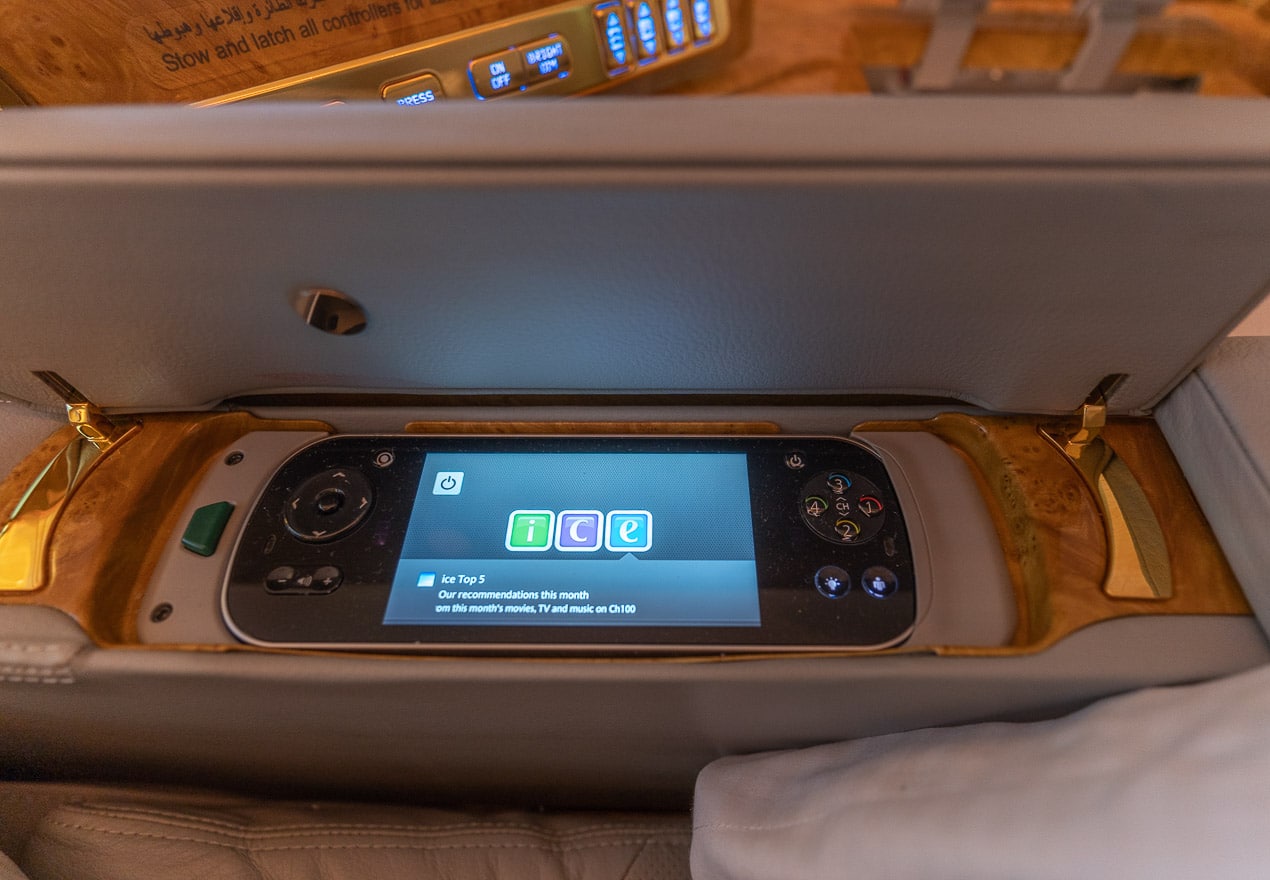 EK A380 F LGW DXB 31 - REVIEW - Emirates : First Class - A380 - London (LGW) to Dubai (DXB)