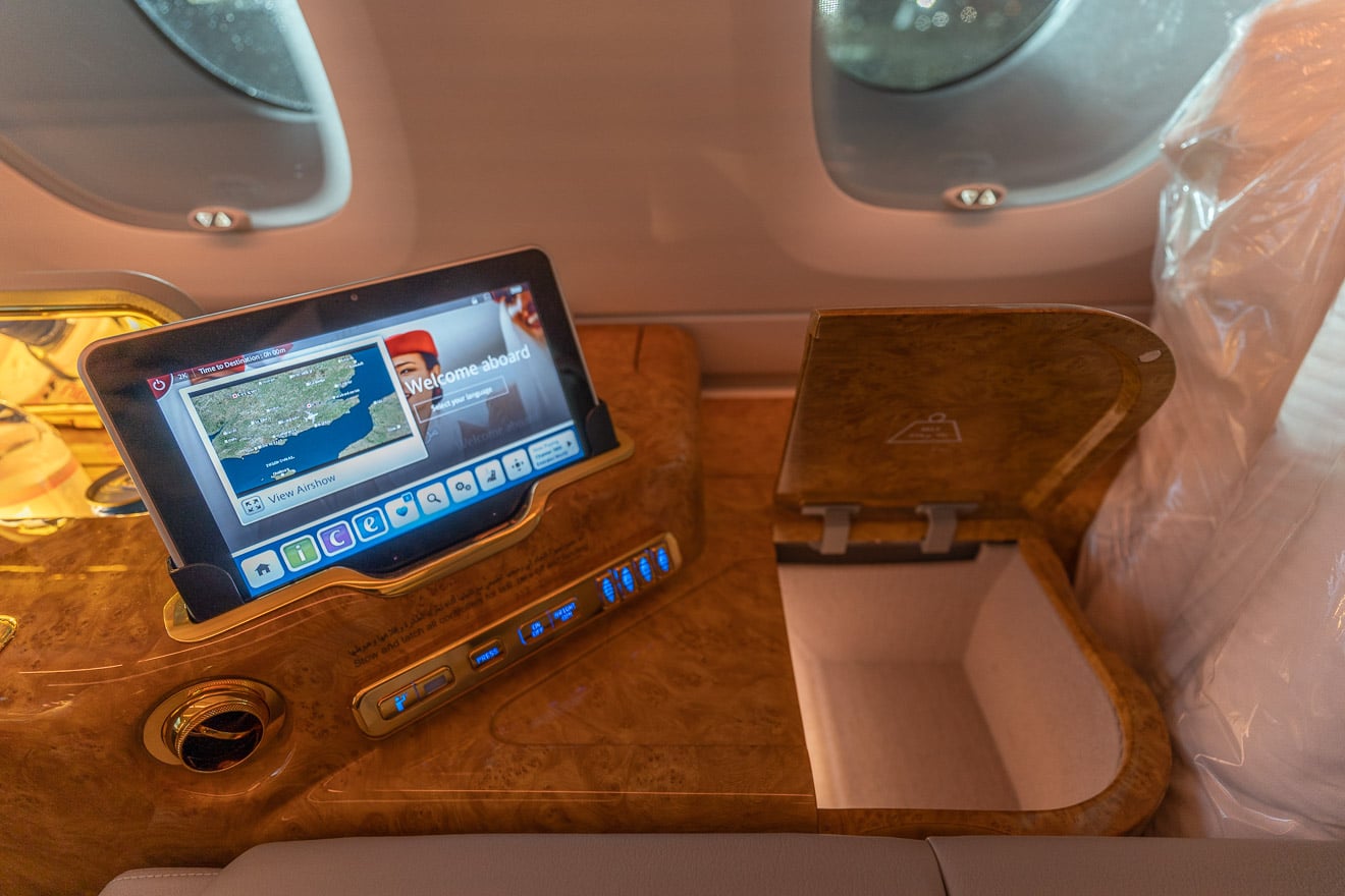 EK A380 F LGW DXB 32 - REVIEW - Emirates : First Class - A380 - London (LGW) to Dubai (DXB)