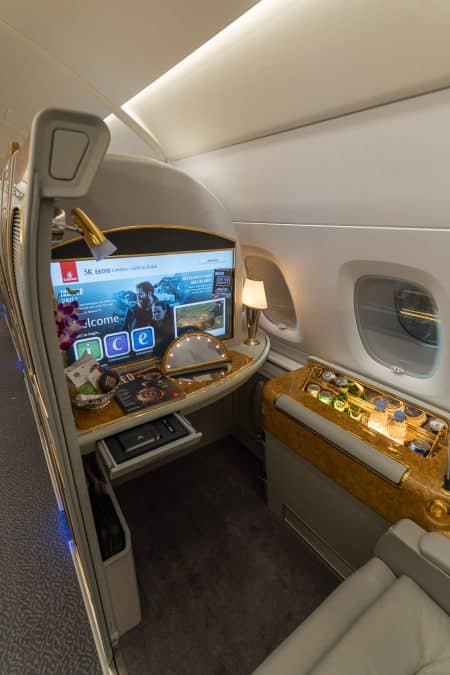 EK A380 F LGW DXB 8 450x675 - REVIEW - Emirates : First Class - A380 - London (LGW) to Dubai (DXB)