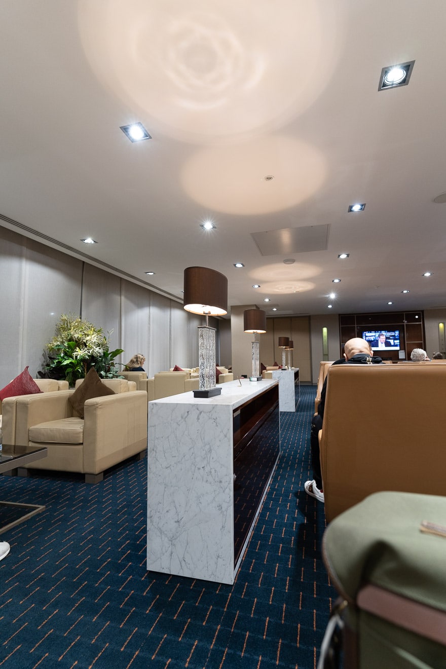 EK LGW lounge 22 - REVIEW - Emirates Lounge - London (LGW)