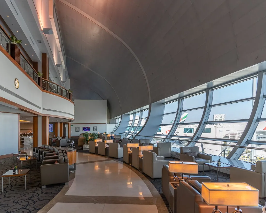 Emirates Business Lounge — food & bar