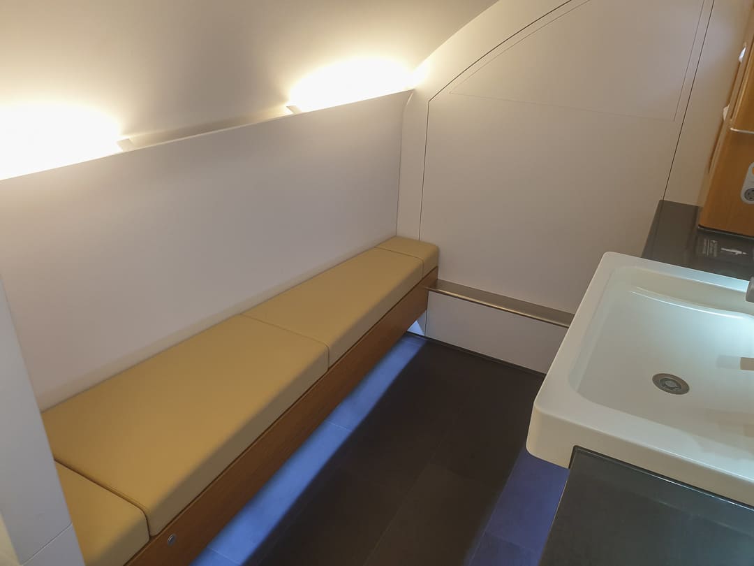 LH First A380 56 - REVIEW - Lufthansa : First Class - A380 - Frankfurt (FRA) to Delhi (DEL)