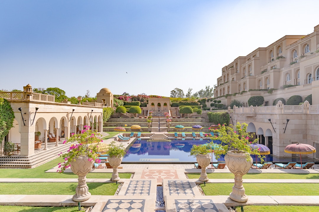 Oberoi Amarvilas - swimming pool