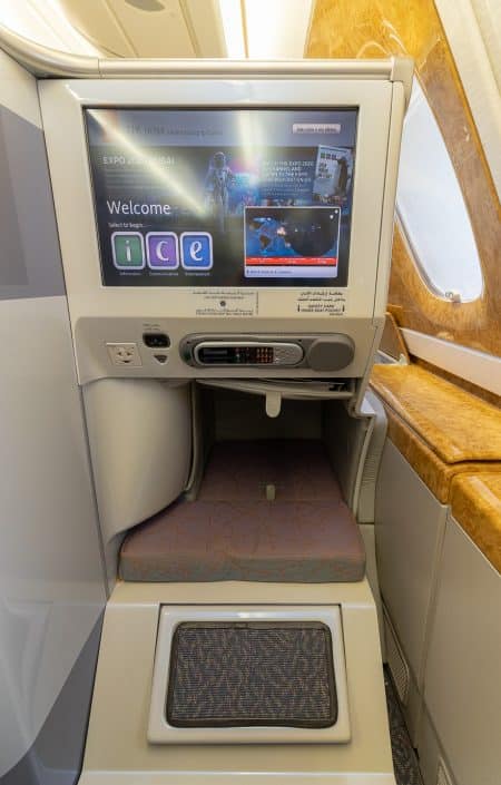 EK A380 J JNB DXB 11 450x705 - REVIEW - Emirates : Business Class - A380 - Johannesburg (JNB) to Dubai (DXB)