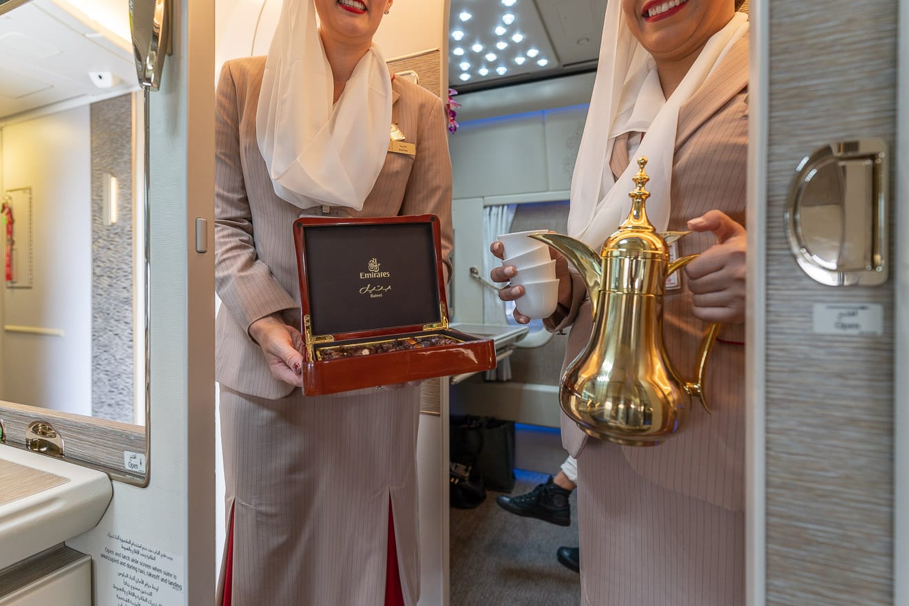 EK Gamechanger 17 - REVIEW - Emirates : Gamechanger First Class - B777 - Dubai (DXB) to London (STN)