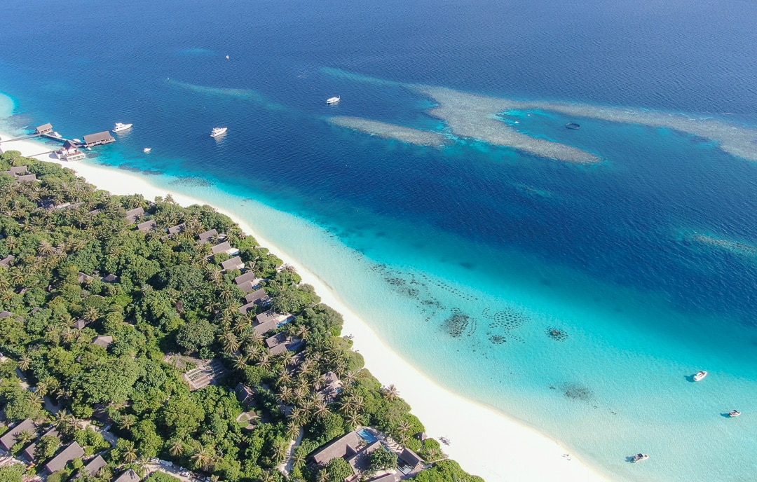 Four Seasons Landaa Giraavaru - beach