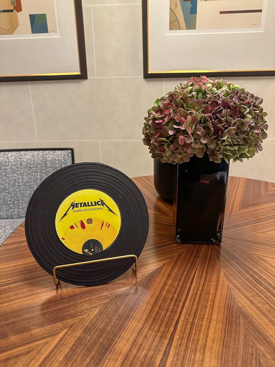 FS Madrid - Metallica chocolate vinyl welcome amenity