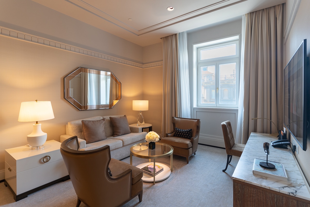 FS Madrid - Suite Living Room