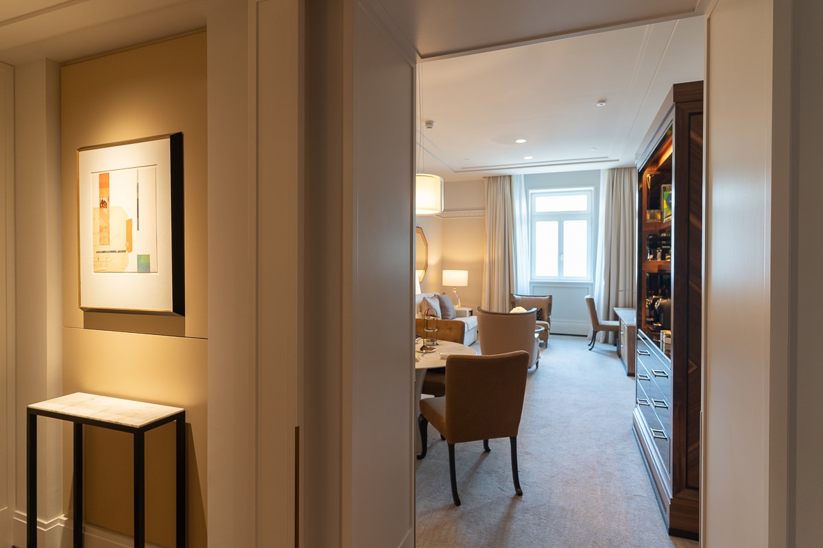 FS Madrid - Four Seasons suite foyer