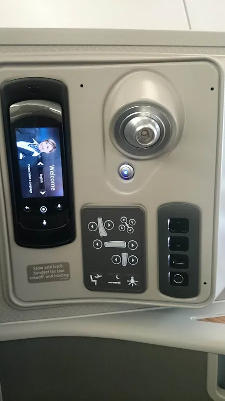 REVIEW: American Airlines – First Class – New York to Los Angeles ...